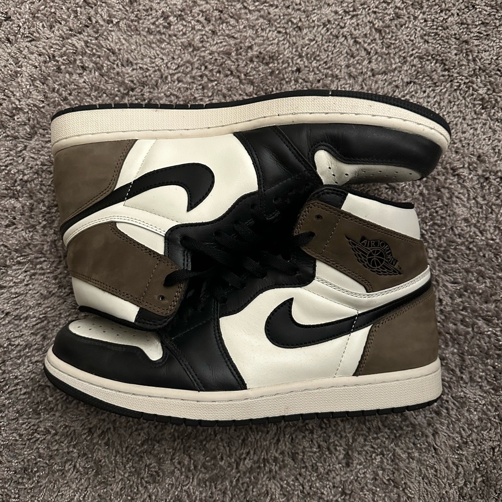 Nike Jordan 1 High Dark Mocha